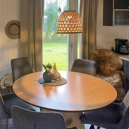2 Bedroom In * Hemmet
